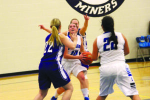 LPHS junior Luisa Locker penetrates the Wildcats’ defense for two points. Locker scored 17 points in the Lady Big Horns’ 43-37 win against Harriison/Willow Creek. PHOTO BY AMANDA EGGERT