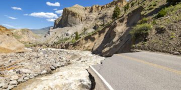 Yellowstone seeks input on North Entrance Road 