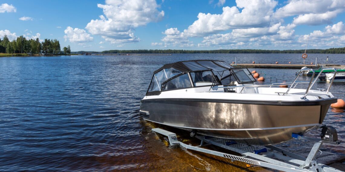 Mussels discovered on boat traveling through Montana