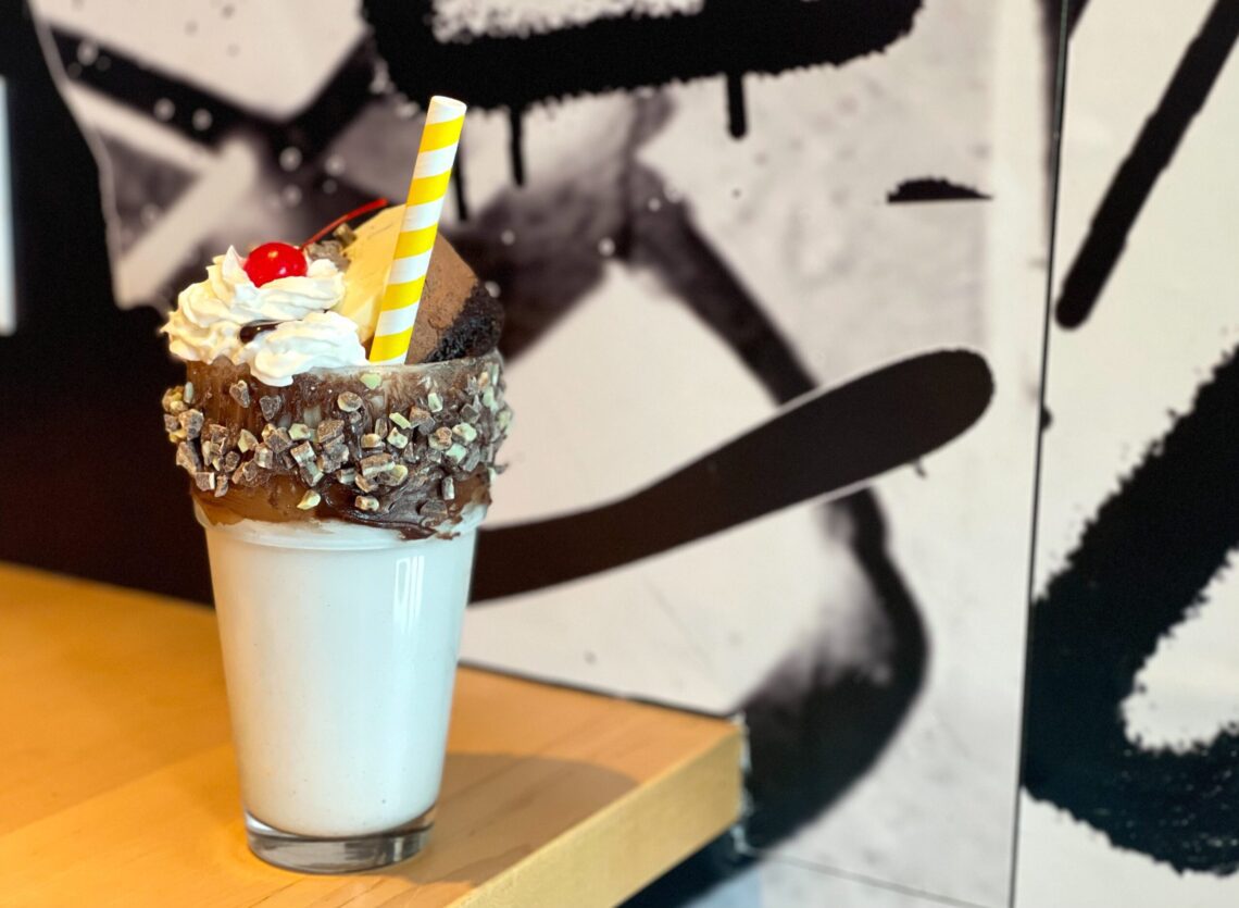 A la Carte: Blindside Burger takes smash burgers, shakes to the extreme