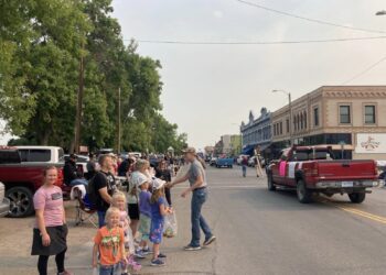 Tranel tightens race in western Montana in her bid to unseat Zinke