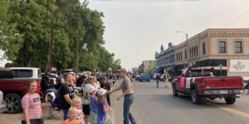 Tranel tightens race in western Montana in her bid to unseat Zinke