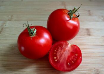 A la Carte: Holding tight to tomatoes 