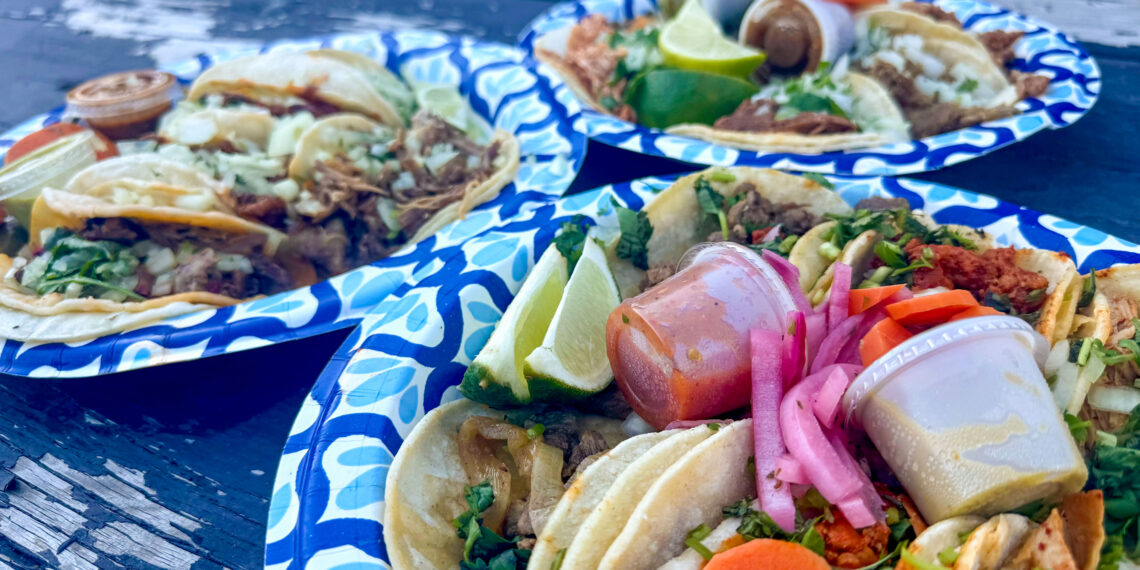 A la Carte: Trio de taco buses 