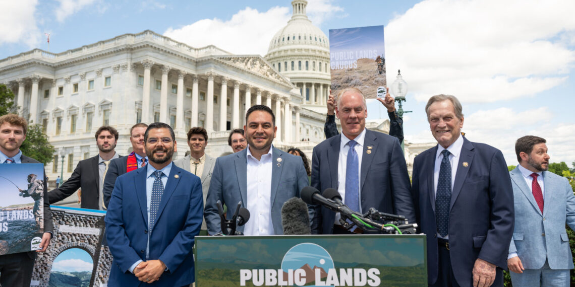 Public Lands Caucus makes first endorsement for Zinke bill