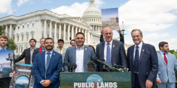 Public Lands Caucus makes first endorsement for Zinke bill