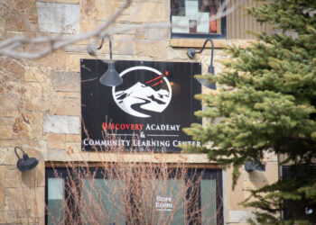 Discovery Academy to close middle, high schools