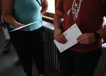 Elections experts skeptical of Trump restrictions on mail-in voting