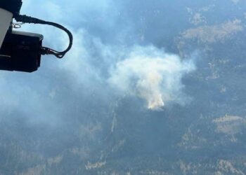 Crews respond to Battle Ridge Fire near Brackett Creek