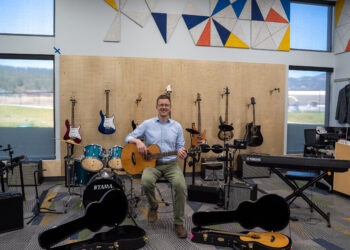 Breedlove puts guitars in the hands of Big Sky students